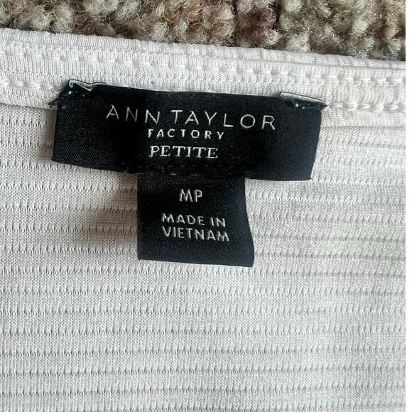 Ann Taylor Factory White Blouse, Medium Petite, Sleeveless, Banded Waist, Office - Picture 5 of 8